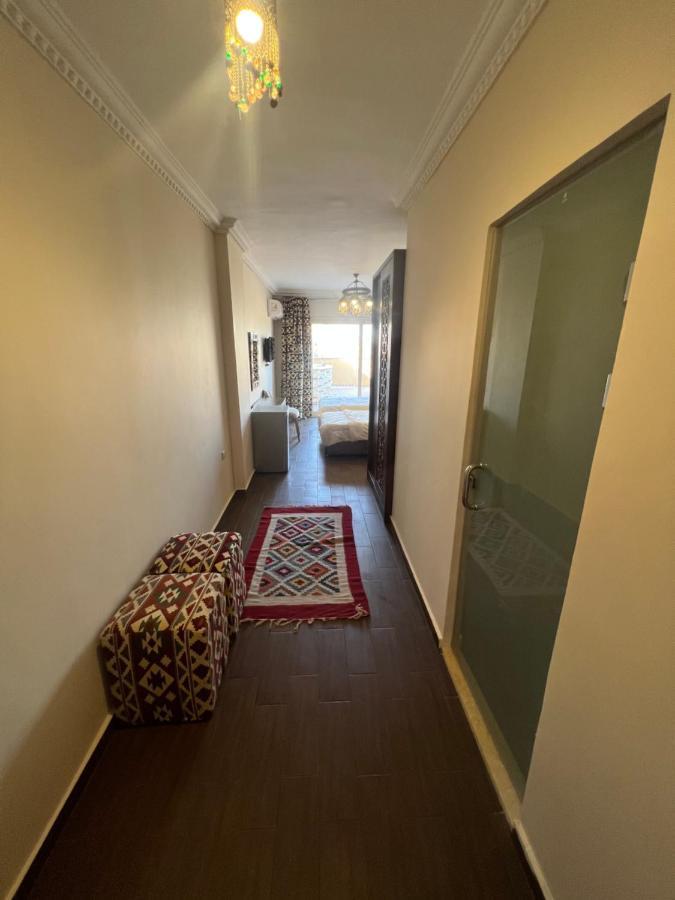 Bedouin Pyramids View Hotel Kafrat al Jabal Exterior photo